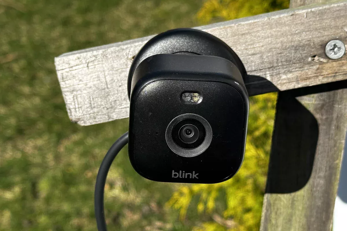 Blink Mini 2 Smart Camera, Built-in Spotlight and Outdoor Adapter Capable